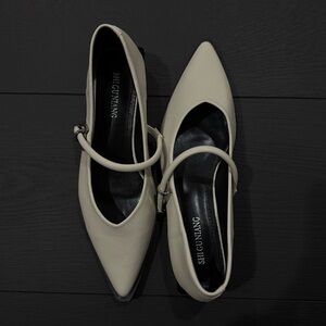 Women's Cream Pointed-Toe Shoes